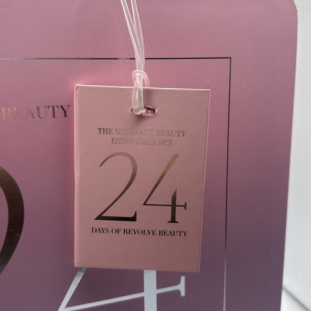 EMPTY Revolve Beauty Advent Calendar 2024 Pink Suitcase Silver Clasp 24 Days - Picture 2 of 8